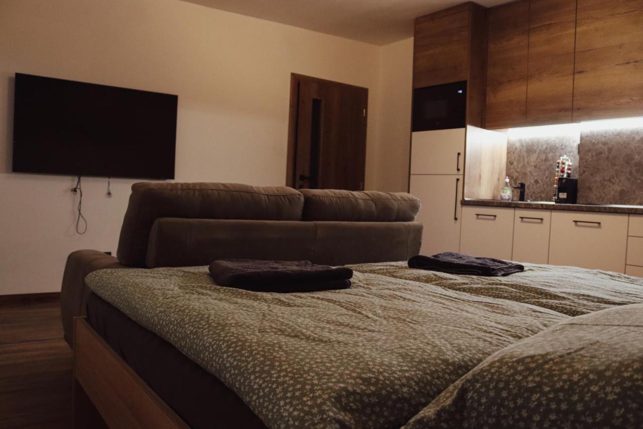 Iq Apartments 普雷绍夫 外观 照片