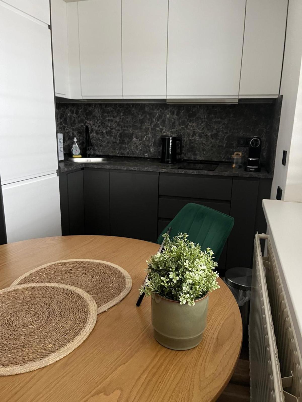 Iq Apartments 普雷绍夫 外观 照片