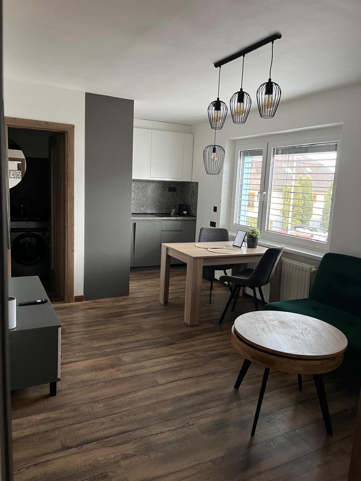 Iq Apartments 普雷绍夫 外观 照片