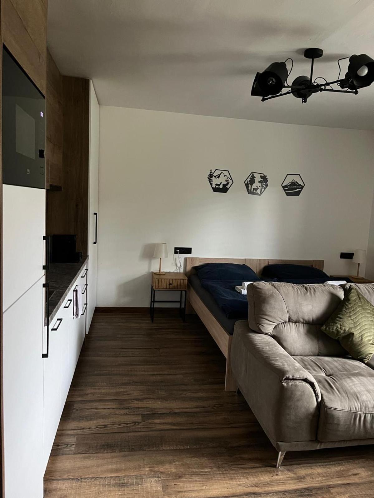 Iq Apartments 普雷绍夫 外观 照片